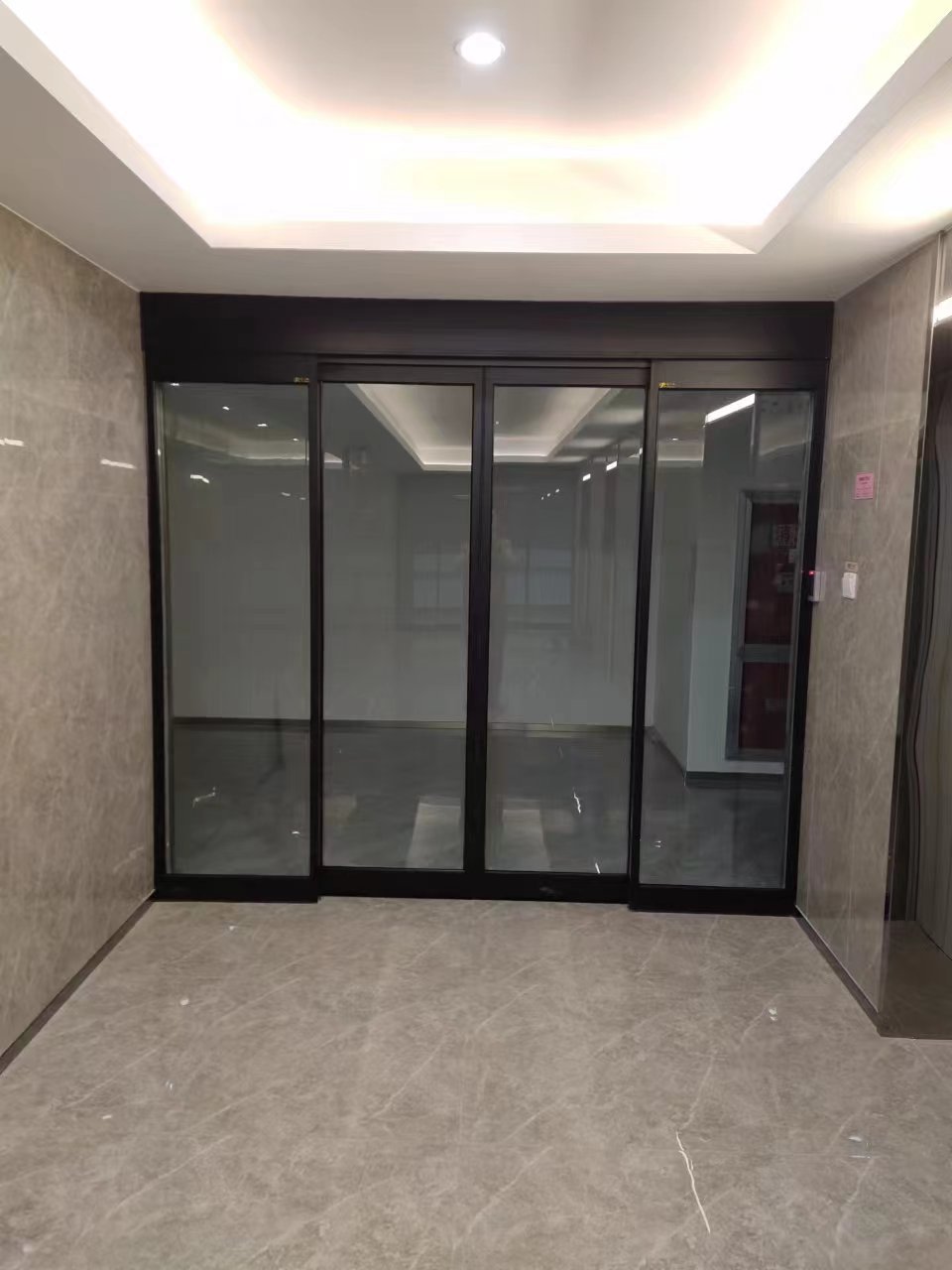 天宁区玻璃伸缩门